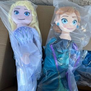 Disney Elsa and Ana Plushie NWT